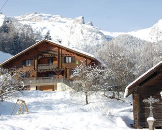 Mountain Chalet, Ideal For 2 People La Maison Des Oiseaux - Les Clefs - Bâtiment