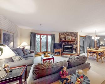 Ober Tal Getaway - Stratton - Living room