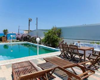 Georgia Seaside Villa - Hersonissos - Uima-allas
