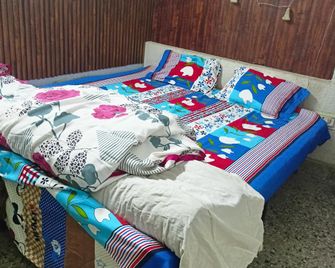 Bhopal Stay Nehru nagar - Bhopal - Habitación