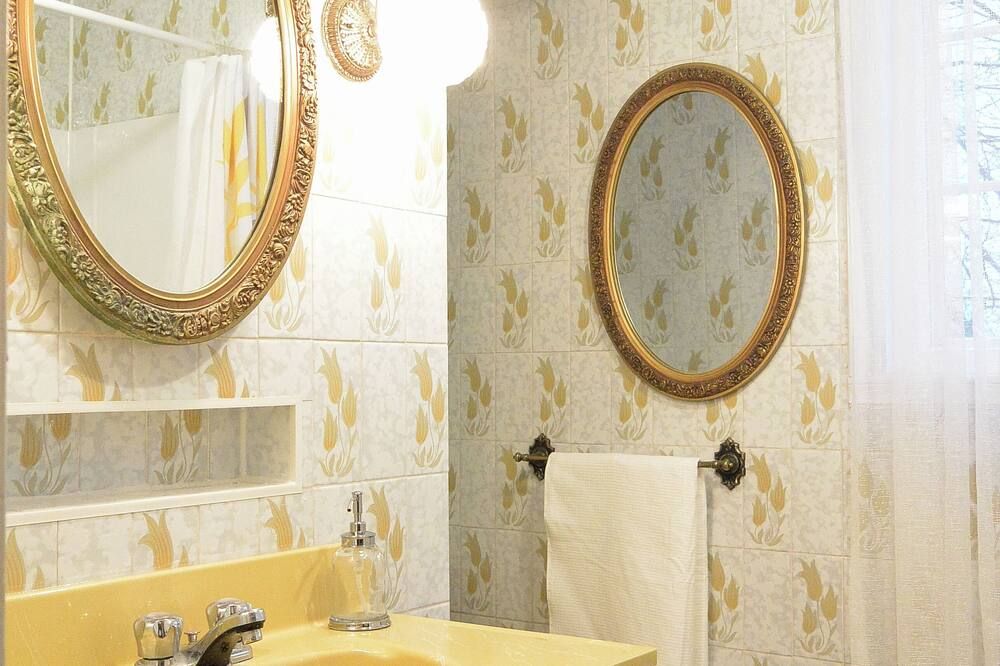 930R-B1 The Old House - Québec City - Bathroom