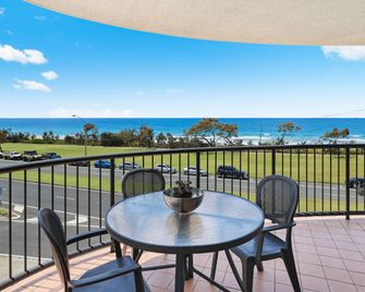 Ocean Boulevard - Alexandra Headland - Balcony