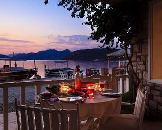 Waterfront Cottage - One Bedroom Villa, Sleeps 2 - Bozburun - Balcony