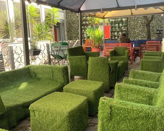 Lion University & Youth Hostel Milano - מילאנו - טרקלין