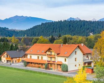 Penzion Larion - Kráľová Lehota - Building