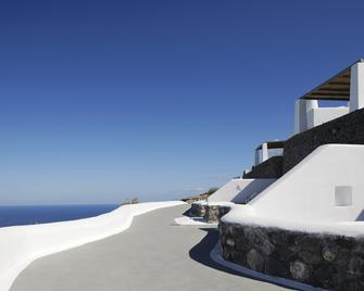 Carpe Diem Santorini - Pyrgos Kallistis - Building