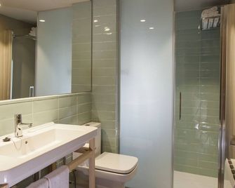 Hotel Vall de Núria - Queralbs - Bathroom