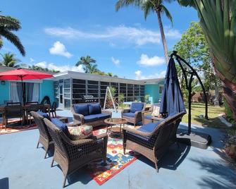 Beach & Surf Hacienda on Hutchinson Island - Fort Pierce - Patio