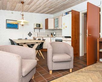 Spacious Holiday Home in Henne With Sauna - Henne - Cocina