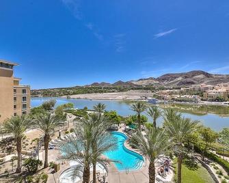 Gorgeous Views of the Lake, Mountains and Pool, Luxurious 1 bed 1 bath Apt. - Henderson - Alberca