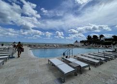 Areia Azul Aparts Miami - Sunny Isles Beach - Piscine