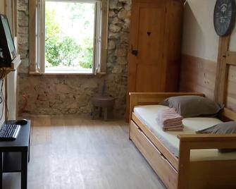 Studio Dans Grange - Hauteville-Lompnes - Chambre