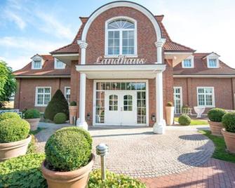 Hotel Hennies - Isernhagen - Gebouw