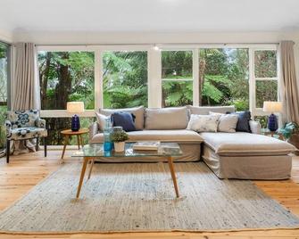 Mulberry Heaven Scene - Hornsby - Living room