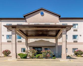 Quality Inn and Suites - Salem - Edificio