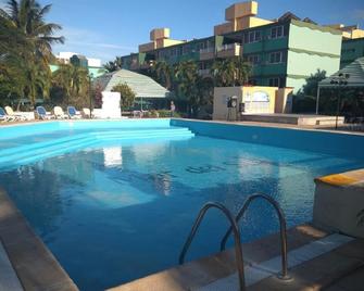 Turquino (Mar Del Sur) - Varadero - Piscina