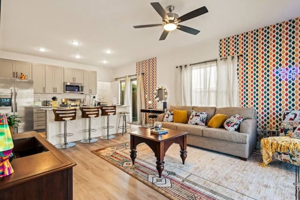 The Retro Room - 1br - 2 Beds - 7 Min Dt & D Ellum - דאלאס - סלון