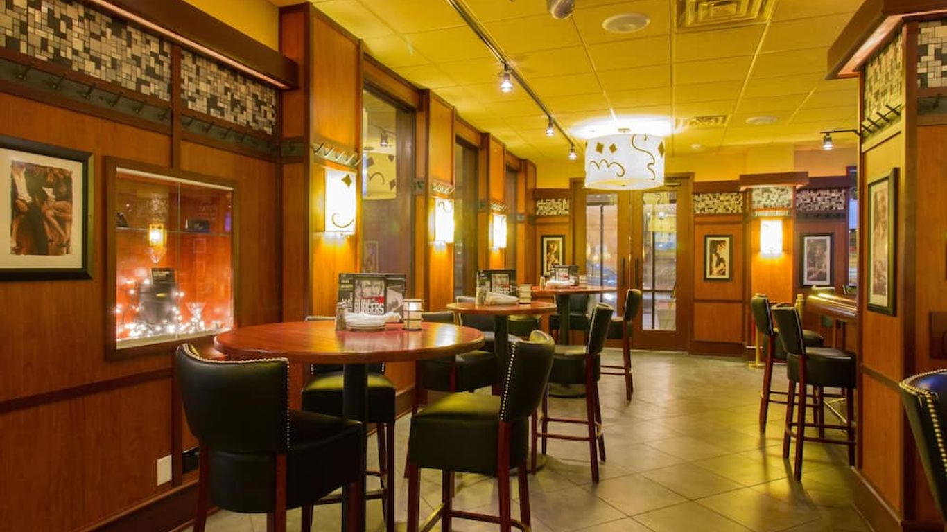 هوليداي إن أوهير إريا