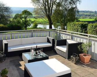 Luxury apartment with Weser view - Hessisch Oldendorf - Balkon