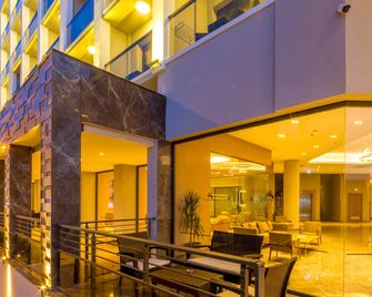 Julian Marmaris - Marmaris