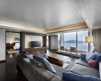 Bella Vista Spa & Marina Onomichi - Onomichi - Living room