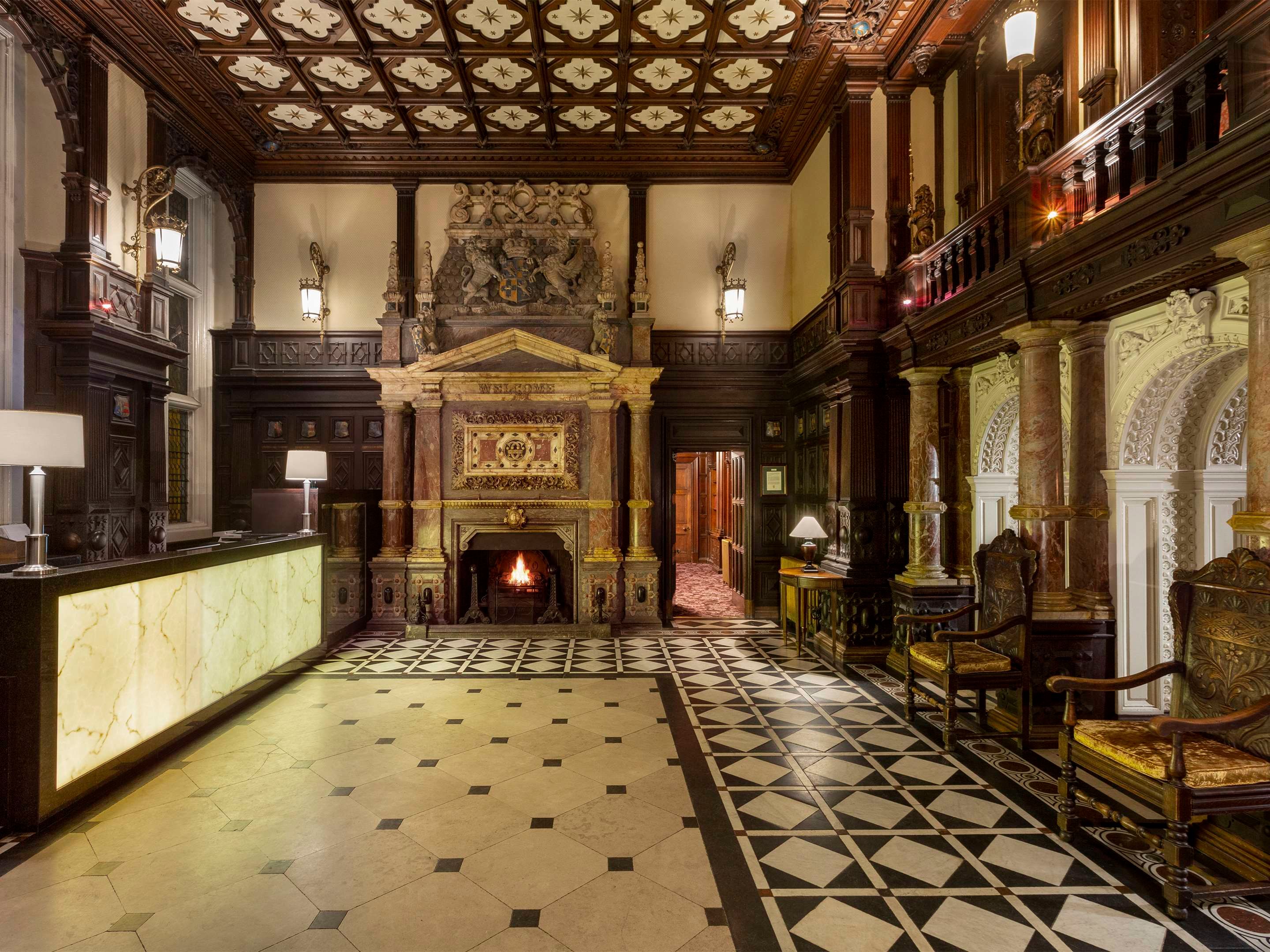 كرو هول هوتل آند سبا