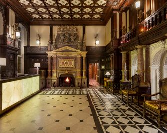 Crewe Hall Hotel - קרו - לובי