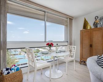 Palm Bay Club 8th Floor On Complex Private Beach - Siesta Key - Comedor