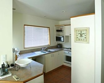 Gresford Maison de Ville - Christchurch - Kitchen