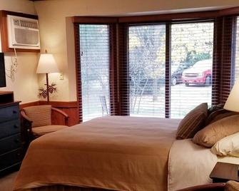 Crystal Mountain Pinehurst 447 - Thompsonville - Bedroom