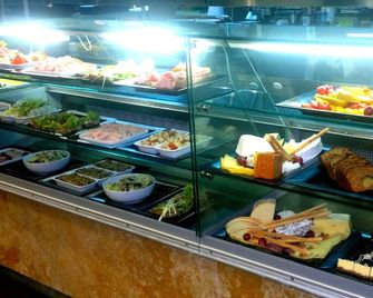 Hotel Paradis Cluj Napoca - Cluj Napoca - Buffet