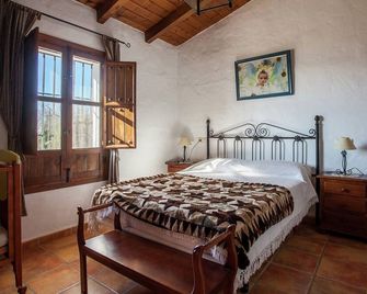 Spacious Cottage with Pool - Villanueva de la Concepcion - Bedroom