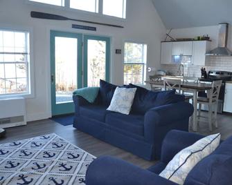 (New) Beautiful Ocean View - Cottage - Access to the Shore - 2 houses to rent - Milbridge - Sala de estar