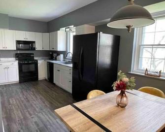 Five29, The Gunlock - Chillicothe - Kitchen