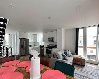 Eminent and Notable 4B/2.5B Residence - Los Ángeles - Comedor