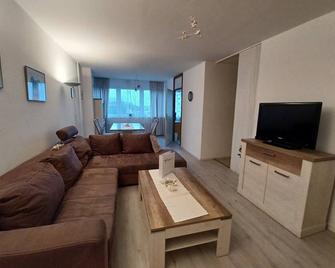 Lübker, Fp L-3-8 - Heiligenhafen - Salon