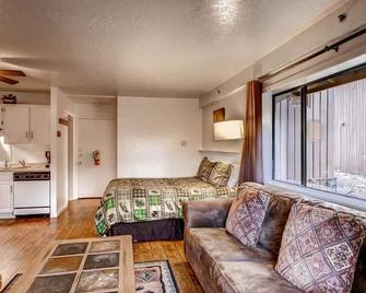 (B112) Studio Condominiums - Wawona - Bedroom
