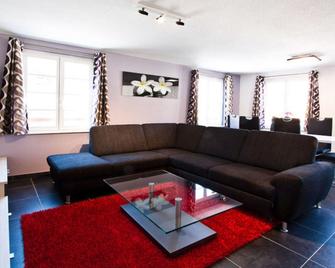 Chambre Le Hupsa Pfannala - Saint-Hippolyte - Living room