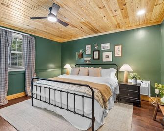 6- Moccasin Bend Cottage - Lookout Mountain - Habitación