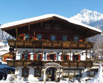 Kaiserhotel Neuwirt - Oberndorf in Tirol - Budova