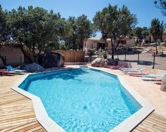 Sole Di Dume - Sotta - Piscine