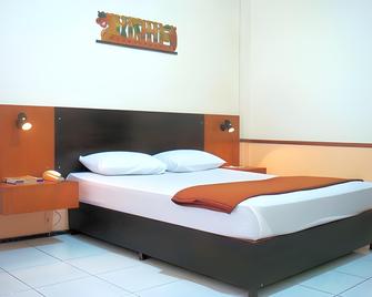 Hotel Augusta Jakarta - Yakarta - Habitación