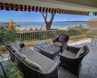 Immogroom- Huge Terrace - Panoramic Sea View - 1min From Beach - קאן - מרפסת