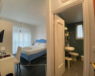 Hotel Internazionale - Finale Ligure - Bedroom