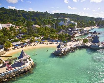 Seagarden Beach Resort - Bahía Montego