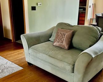 1st Floor In Single Family Home on 2.5 Fenced Acres - West Chicago - Living room