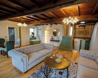 Casa Con Encanto (O Refuxio) - Merza - Huiskamer