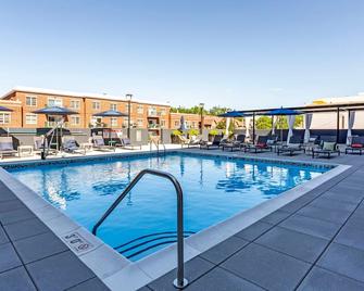 Blueground Elmhurst pool gym nr parks CHI-1120 - Elmhurst - Pool