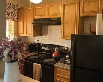 Jubilee Gardens Freeport - Freeport - Kitchen