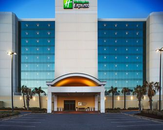 Holiday Inn Express & Suites Va Beach Oceanfront By IHG - Virginia Beach - Building